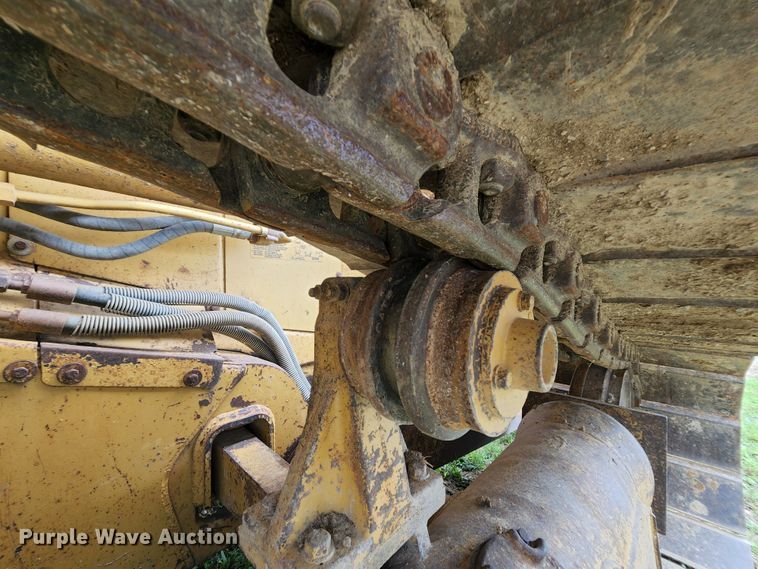 image for item MK9099 1993 Caterpillar D4H LGP  dozer
