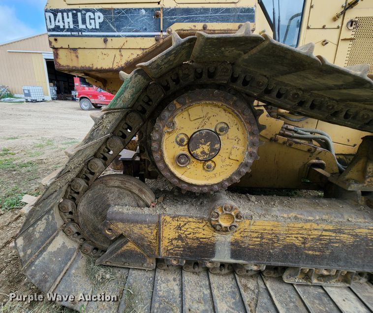 image for item MK9099 1993 Caterpillar D4H LGP  dozer