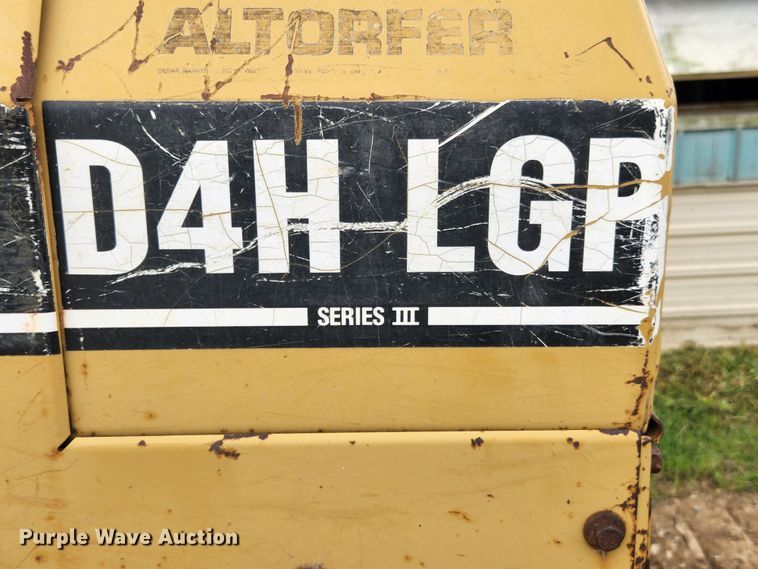 image for item MK9099 1993 Caterpillar D4H LGP  dozer