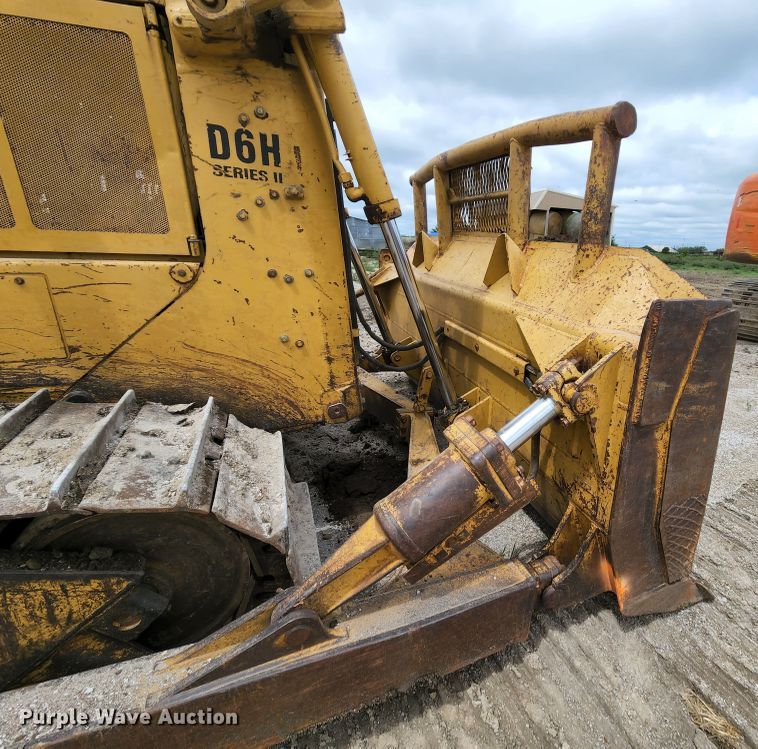 image for item MK9100 1991 Caterpillar D6H  dozer