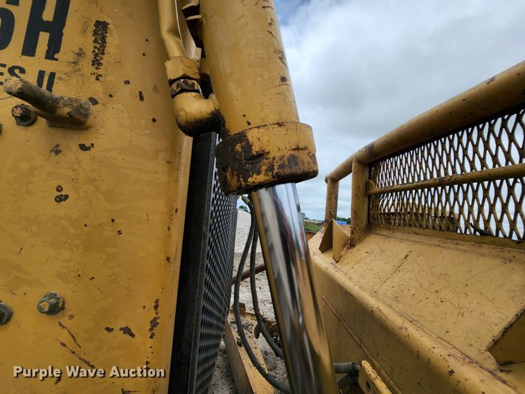 image for item MK9100 1991 Caterpillar D6H  dozer