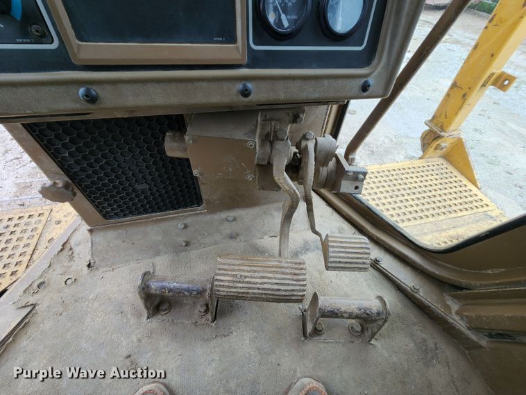 image for item MK9100 1991 Caterpillar D6H  dozer