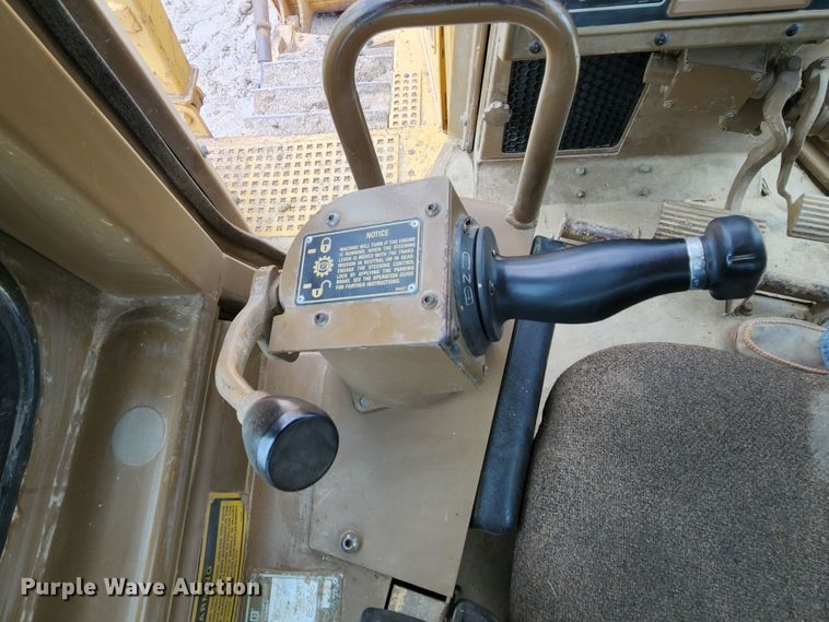 image for item MK9100 1991 Caterpillar D6H  dozer