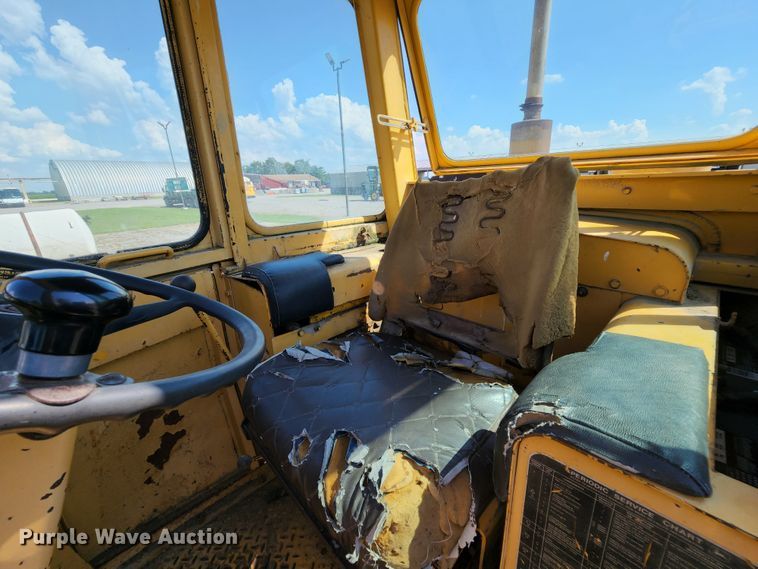 image for item MK9173 1978 John Deere JD444  wheel loader