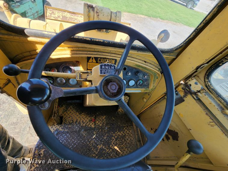 image for item MK9173 1978 John Deere JD444  wheel loader