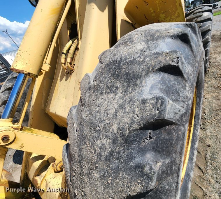 image for item MK9173 1978 John Deere JD444  wheel loader