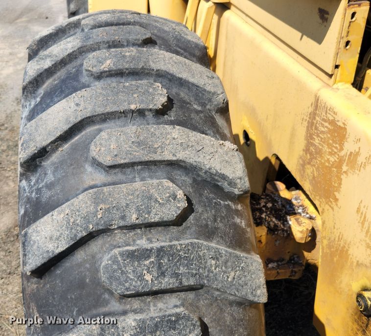 image for item MK9173 1978 John Deere JD444  wheel loader