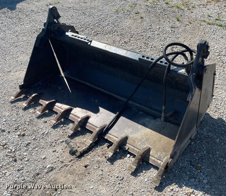 image for item MU9052 Melroe 60W/T  skid steer bucket