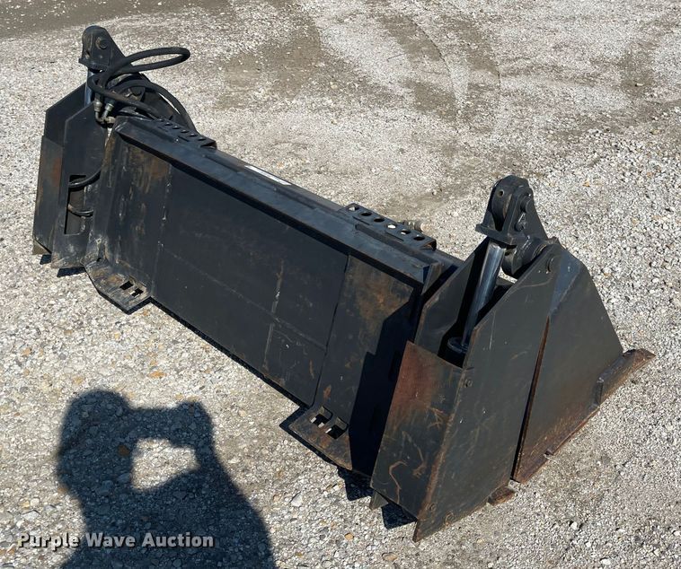 image for item MU9052 Melroe 60W/T  skid steer bucket