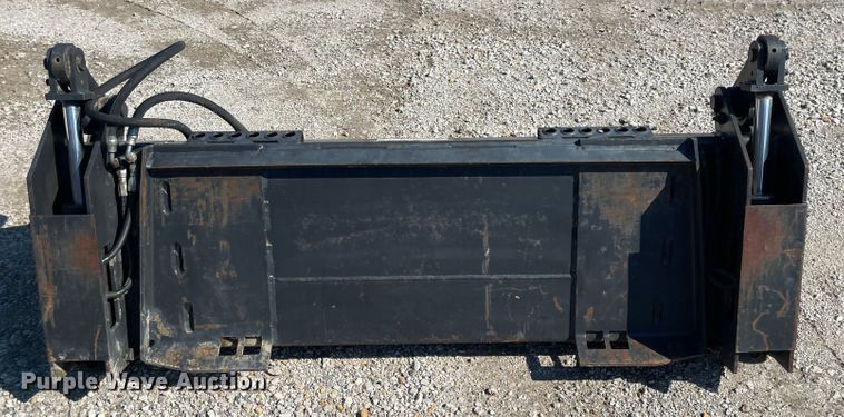 image for item MU9052 Melroe 60W/T  skid steer bucket