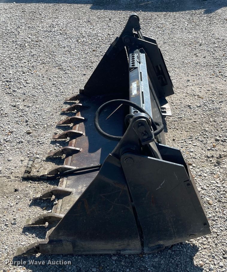 image for item MU9052 Melroe 60W/T  skid steer bucket