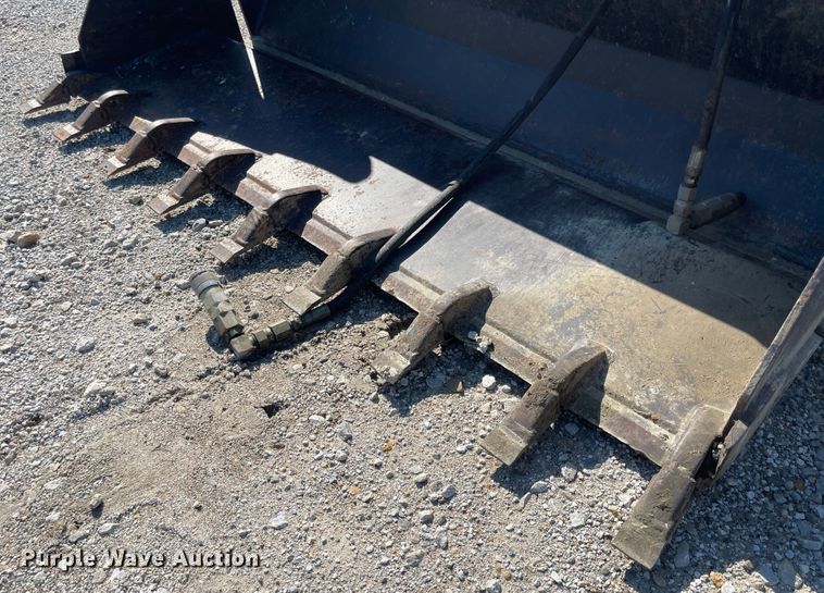 image for item MU9052 Melroe 60W/T  skid steer bucket