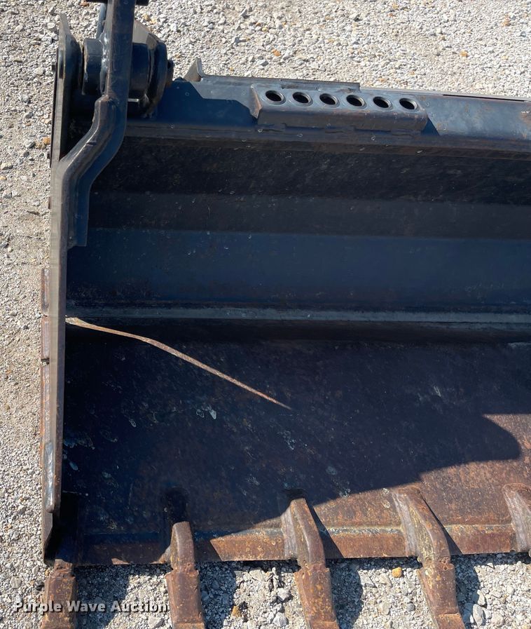 image for item MU9052 Melroe 60W/T  skid steer bucket