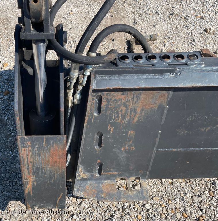 image for item MU9052 Melroe 60W/T  skid steer bucket