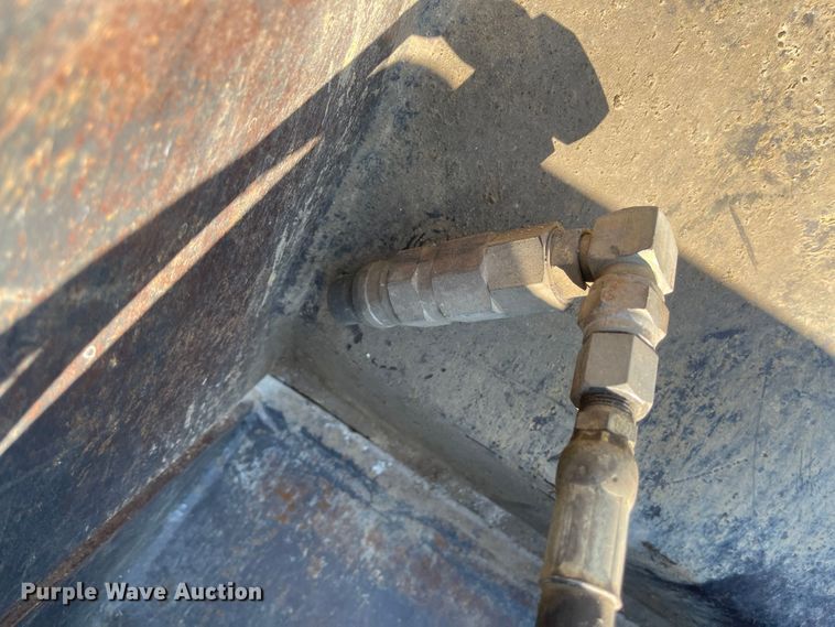 image for item MU9052 Melroe 60W/T  skid steer bucket