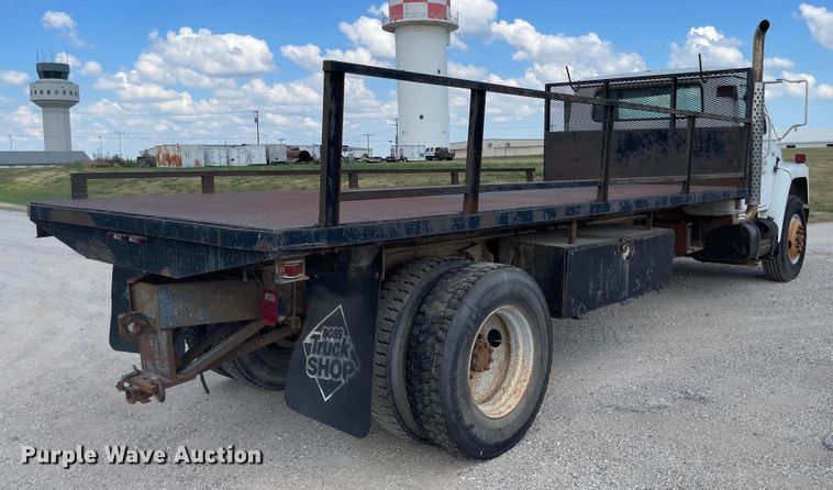 image for item MU9063 1983 International S1954  flatbed truck