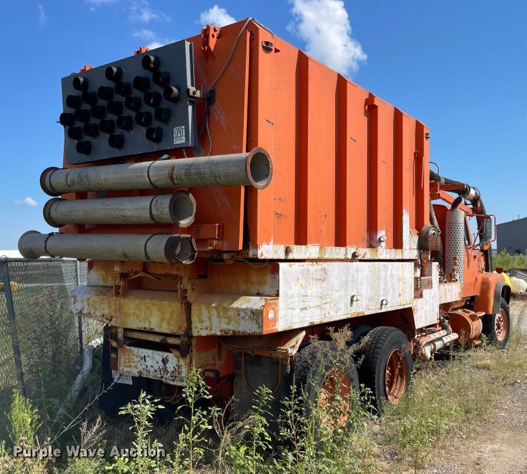 image for item MU9064 1987 Ford LT8000  sewer jetter truck