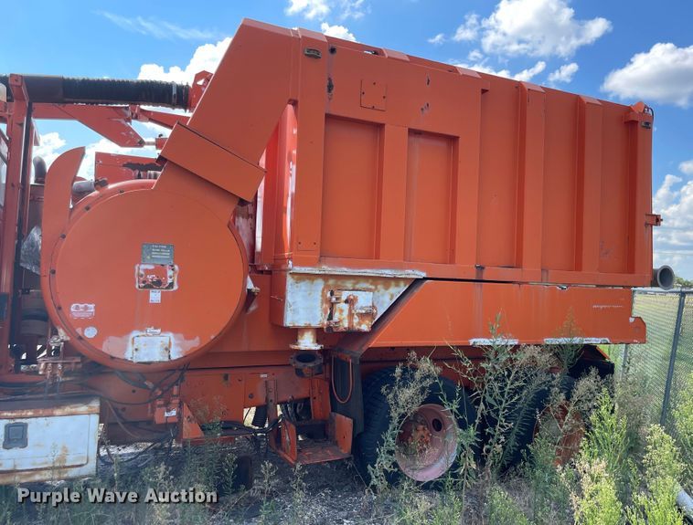 image for item MU9064 1987 Ford LT8000  sewer jetter truck