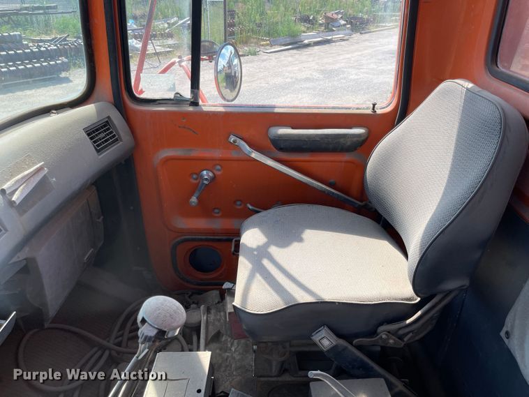 image for item MU9064 1987 Ford LT8000  sewer jetter truck