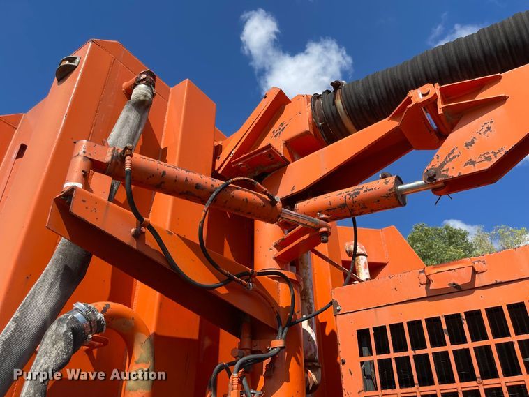 image for item MU9064 1987 Ford LT8000  sewer jetter truck