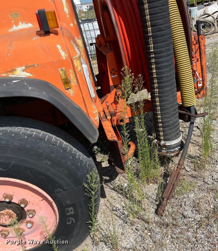 image for item MU9064 1987 Ford LT8000  sewer jetter truck