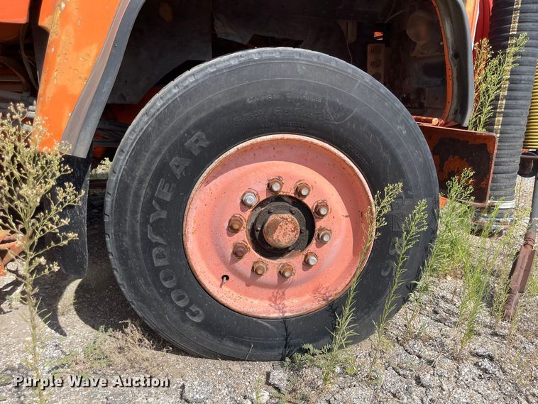 image for item MU9064 1987 Ford LT8000  sewer jetter truck