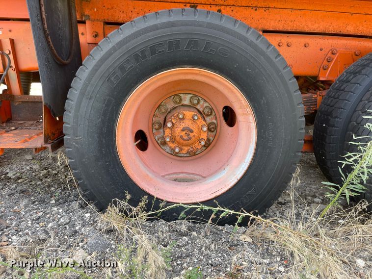 image for item MU9064 1987 Ford LT8000  sewer jetter truck