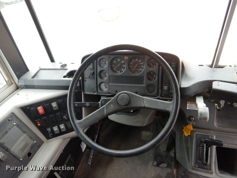 image for item DB7902 2001 Freightliner FS65  school bus