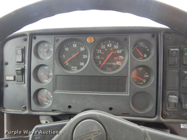 image for item DB7902 2001 Freightliner FS65  school bus