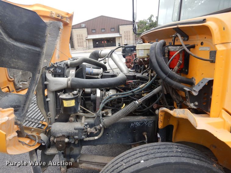 image for item DB7902 2001 Freightliner FS65  school bus