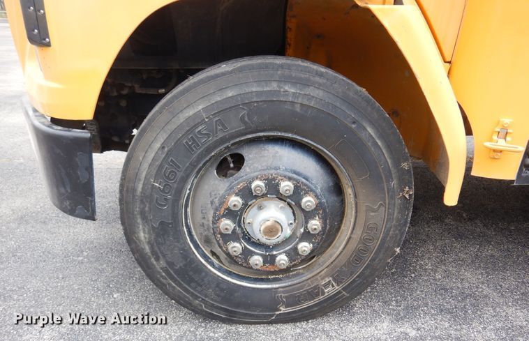 image for item DB7902 2001 Freightliner FS65  school bus