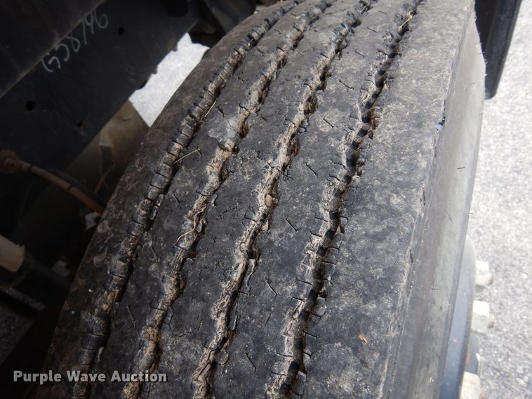 image for item DB7902 2001 Freightliner FS65  school bus