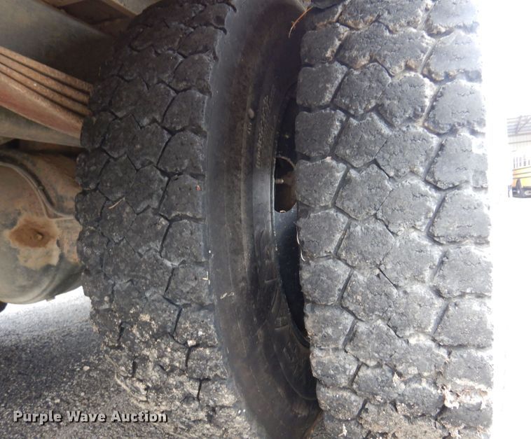 image for item DB7902 2001 Freightliner FS65  school bus