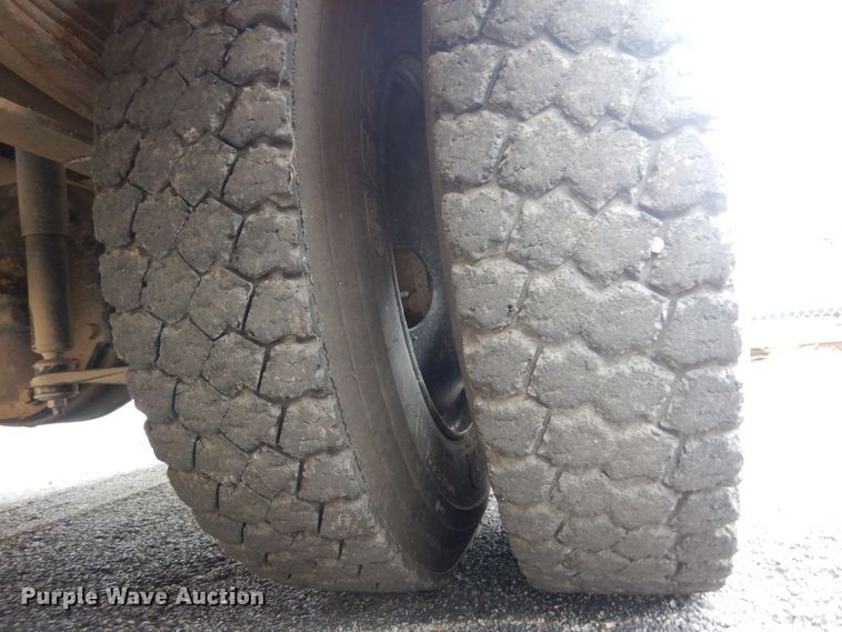 image for item DB7902 2001 Freightliner FS65  school bus