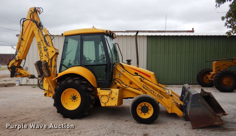 image for item DB7923 2002 New Holland LB75B  backhoe