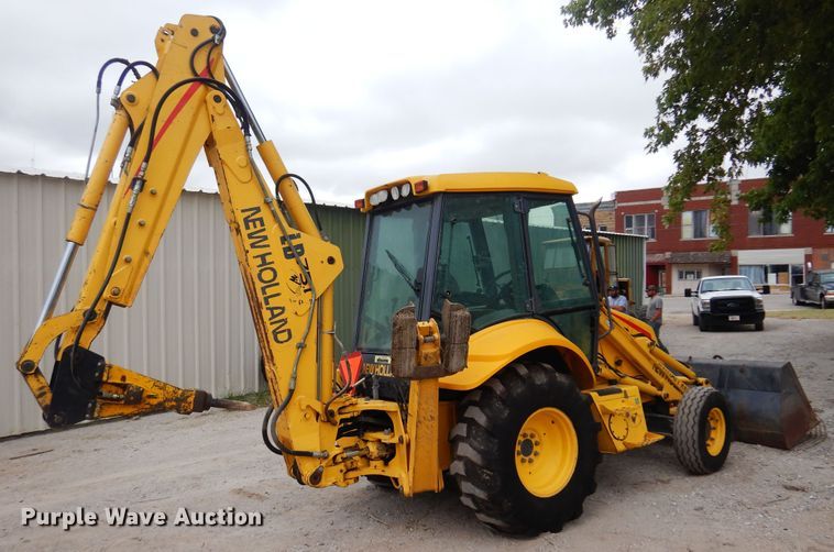 image for item DB7923 2002 New Holland LB75B  backhoe