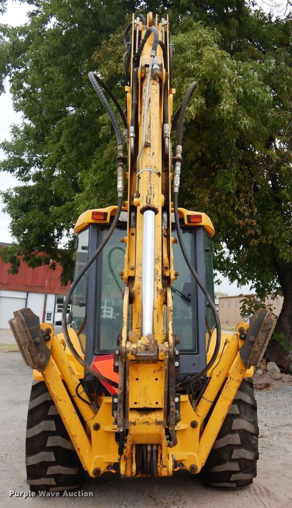 image for item DB7923 2002 New Holland LB75B  backhoe