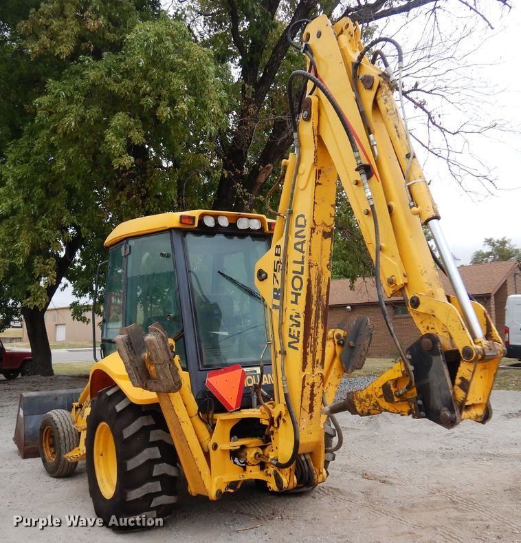 image for item DB7923 2002 New Holland LB75B  backhoe