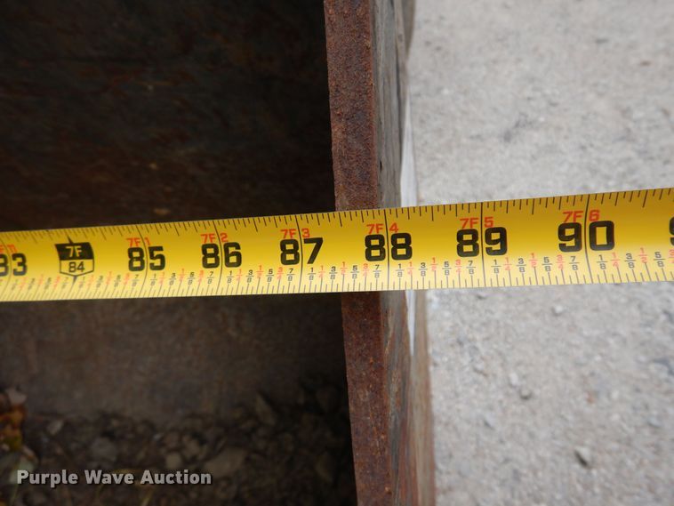 image for item DB7923 2002 New Holland LB75B  backhoe