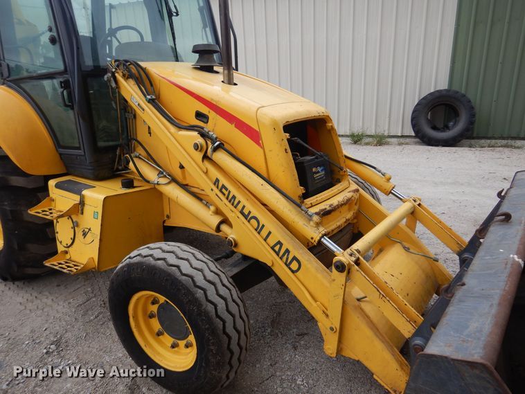 image for item DB7923 2002 New Holland LB75B  backhoe