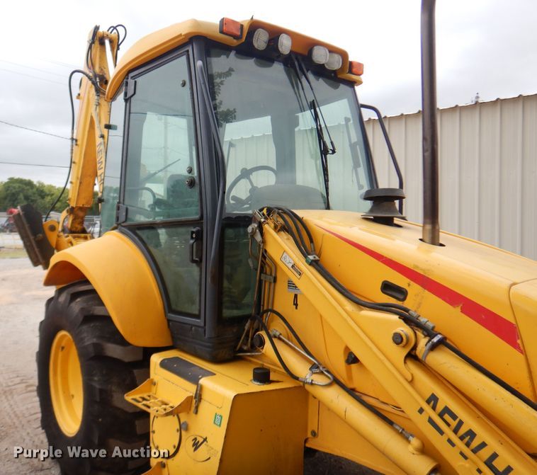 image for item DB7923 2002 New Holland LB75B  backhoe