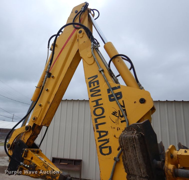 image for item DB7923 2002 New Holland LB75B  backhoe