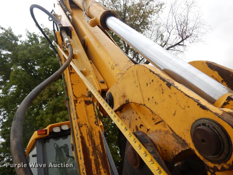 image for item DB7923 2002 New Holland LB75B  backhoe