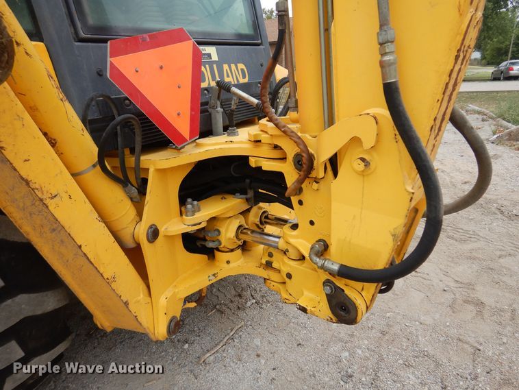image for item DB7923 2002 New Holland LB75B  backhoe