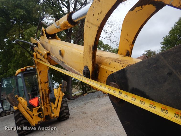 image for item DB7923 2002 New Holland LB75B  backhoe