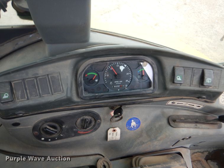 image for item DB7923 2002 New Holland LB75B  backhoe