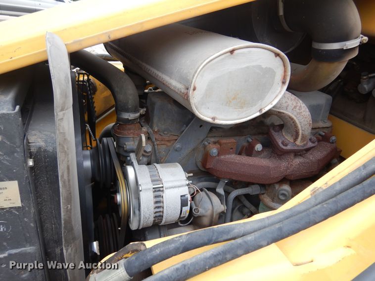 image for item DB7923 2002 New Holland LB75B  backhoe