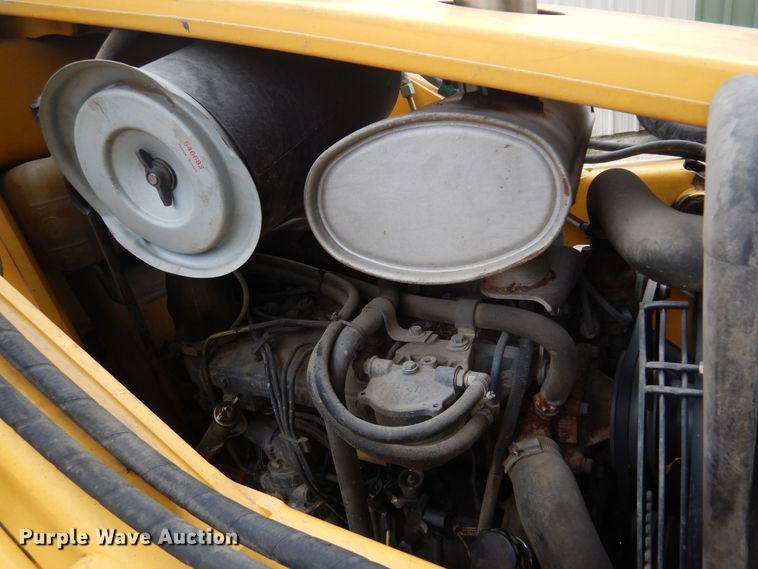 image for item DB7923 2002 New Holland LB75B  backhoe