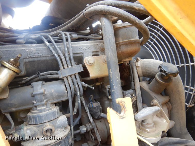 image for item DB7923 2002 New Holland LB75B  backhoe