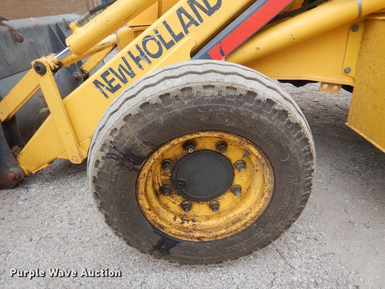 image for item DB7923 2002 New Holland LB75B  backhoe